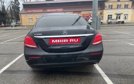 Mercedes-Benz E-Класс, 2018 год, 2 200 000 рублей, 4 фотография