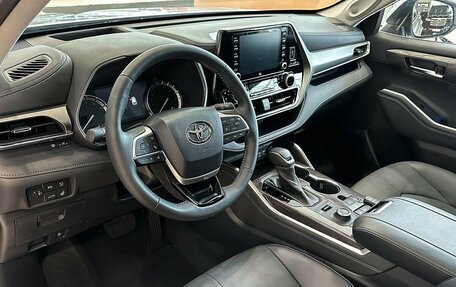 Toyota Highlander, 2025 год, 6 190 000 рублей, 13 фотография