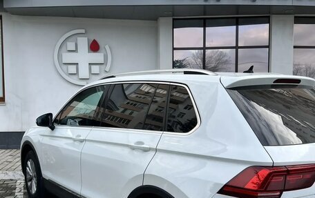 Volkswagen Tiguan II, 2017 год, 2 350 000 рублей, 3 фотография