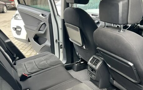 Volkswagen Tiguan II, 2017 год, 2 350 000 рублей, 12 фотография