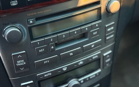 Toyota Avensis III рестайлинг, 2005 год, 700 000 рублей, 17 фотография