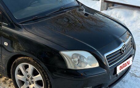 Toyota Avensis III рестайлинг, 2005 год, 700 000 рублей, 24 фотография