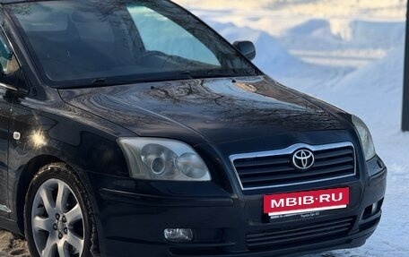 Toyota Avensis III рестайлинг, 2005 год, 700 000 рублей, 26 фотография