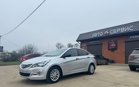 Hyundai Solaris II рестайлинг, 2015 год, 900 000 рублей, 1 фотография