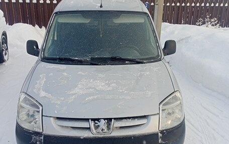 Peugeot Partner II рестайлинг 2, 2011 год, 400 000 рублей, 1 фотография