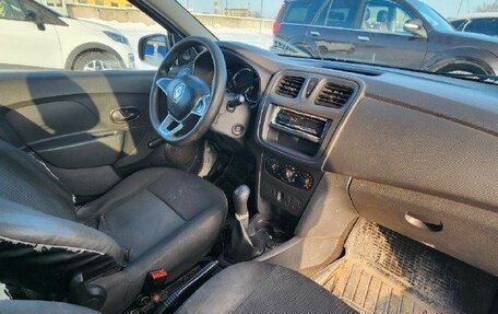 Renault Logan II, 2020 год, 592 000 рублей, 23 фотография