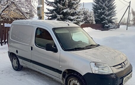 Peugeot Partner II рестайлинг 2, 2011 год, 400 000 рублей, 2 фотография