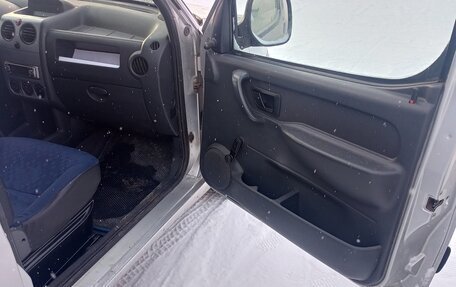 Peugeot Partner II рестайлинг 2, 2011 год, 400 000 рублей, 9 фотография