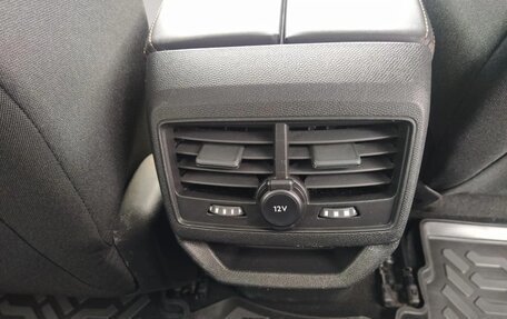 Peugeot 3008 II, 2019 год, 1 649 000 рублей, 18 фотография