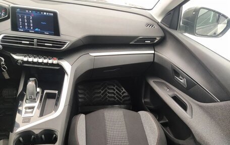 Peugeot 3008 II, 2019 год, 1 649 000 рублей, 14 фотография