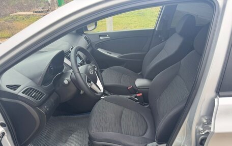 Hyundai Solaris II рестайлинг, 2015 год, 900 000 рублей, 7 фотография