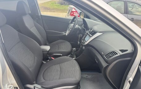 Hyundai Solaris II рестайлинг, 2015 год, 900 000 рублей, 8 фотография