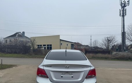 Hyundai Solaris II рестайлинг, 2015 год, 900 000 рублей, 4 фотография