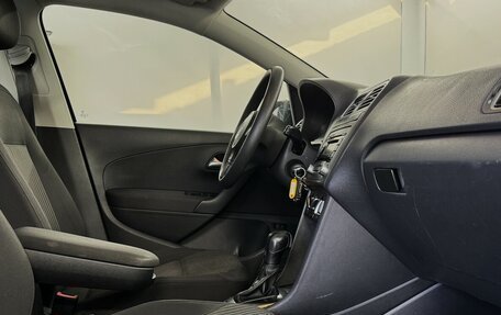 Volkswagen Polo VI (EU Market), 2011 год, 850 000 рублей, 11 фотография