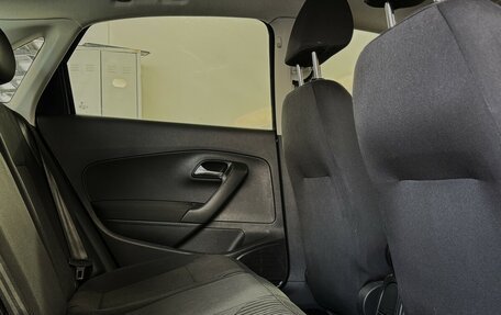 Volkswagen Polo VI (EU Market), 2011 год, 850 000 рублей, 12 фотография