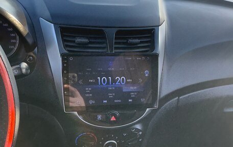 Hyundai Solaris II рестайлинг, 2013 год, 795 000 рублей, 4 фотография