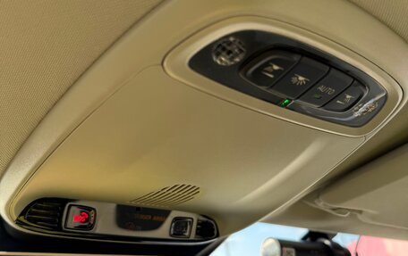 Volvo V40 Cross Country I, 2017 год, 2 000 000 рублей, 13 фотография