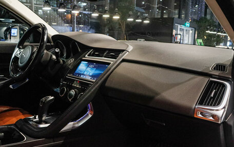 Jaguar E-Pace, 2018 год, 2 750 000 рублей, 7 фотография