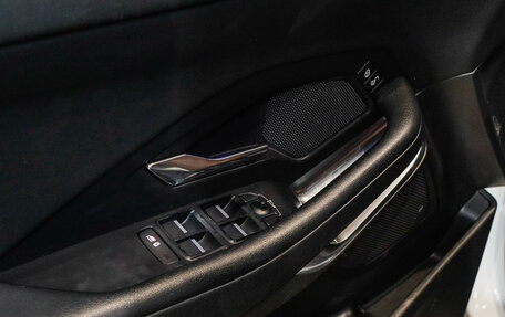 Jaguar E-Pace, 2018 год, 2 750 000 рублей, 16 фотография