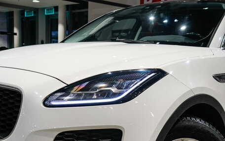 Jaguar E-Pace, 2018 год, 2 750 000 рублей, 27 фотография