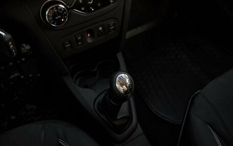 Renault Logan II, 2018 год, 1 048 000 рублей, 11 фотография