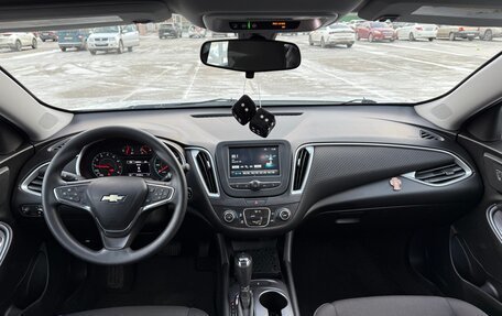 Chevrolet Malibu IX, 2018 год, 925 000 рублей, 5 фотография