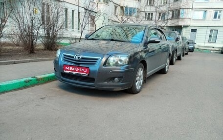 Toyota Avensis III рестайлинг, 2007 год, 800 000 рублей, 1 фотография