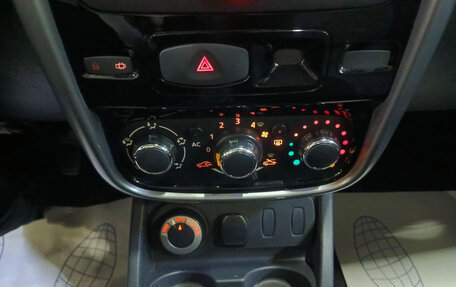 Renault Duster I рестайлинг, 2014 год, 895 000 рублей, 13 фотография