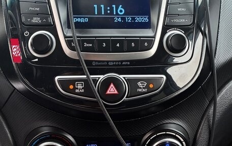 Hyundai Solaris II рестайлинг, 2015 год, 830 000 рублей, 10 фотография