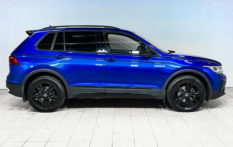 Volkswagen Tiguan II, 2021 год, 3 270 000 рублей, 4 фотография