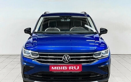 Volkswagen Tiguan II, 2021 год, 3 270 000 рублей, 2 фотография