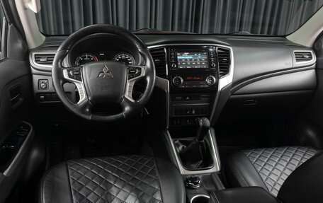 Mitsubishi L200 IV рестайлинг, 2019 год, 2 349 000 рублей, 6 фотография