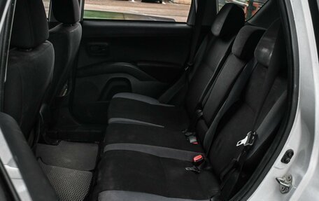 Mitsubishi Outlander III рестайлинг 3, 2010 год, 1 149 000 рублей, 9 фотография