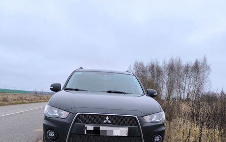 Mitsubishi Outlander III рестайлинг 3, 2009 год, 750 000 рублей, 2 фотография