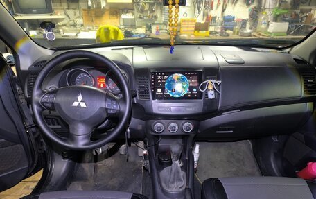 Mitsubishi Outlander III рестайлинг 3, 2009 год, 750 000 рублей, 8 фотография