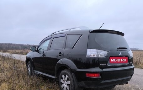 Mitsubishi Outlander III рестайлинг 3, 2009 год, 750 000 рублей, 4 фотография