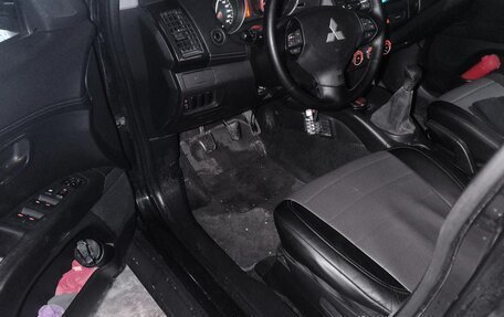 Mitsubishi Outlander III рестайлинг 3, 2009 год, 750 000 рублей, 12 фотография