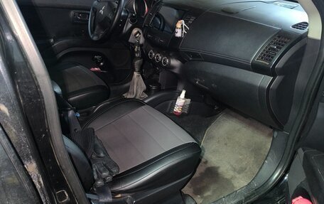 Mitsubishi Outlander III рестайлинг 3, 2009 год, 750 000 рублей, 13 фотография