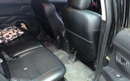 Mitsubishi Outlander III рестайлинг 3, 2009 год, 750 000 рублей, 15 фотография