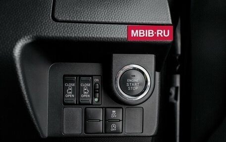 Toyota Roomy I, 2017 год, 1 130 000 рублей, 26 фотография