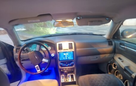 Chrysler 300C II, 2006 год, 700 000 рублей, 5 фотография