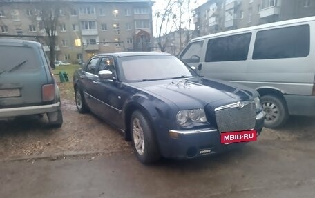 Chrysler 300C II, 2006 год, 700 000 рублей, 2 фотография