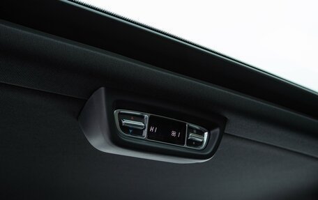 Mercedes-Benz V-Класс, 2024 год, 11 800 000 рублей, 15 фотография