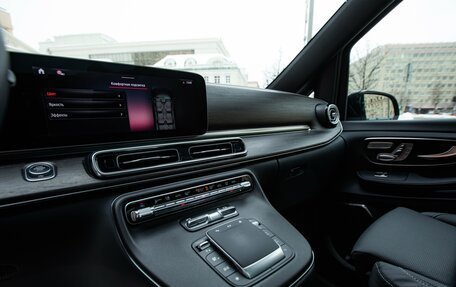 Mercedes-Benz V-Класс, 2024 год, 11 800 000 рублей, 24 фотография