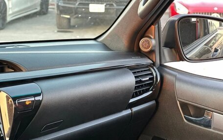 Toyota Hilux VIII, 2025 год, 7 820 334 рублей, 12 фотография