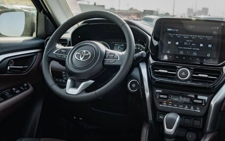 Toyota Urban Cruiser, 2025 год, 3 000 334 рублей, 18 фотография