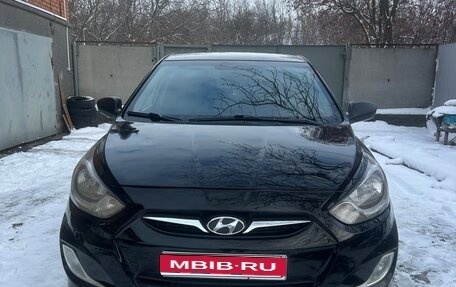 Hyundai Solaris II рестайлинг, 2012 год, 688 000 рублей, 1 фотография