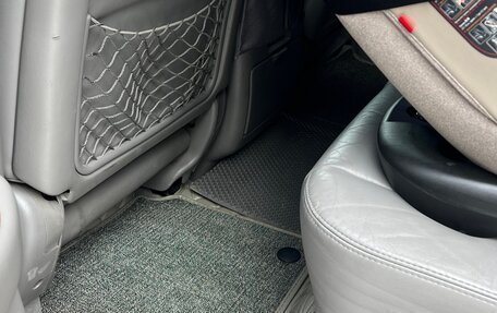 Toyota Land Cruiser 100 рестайлинг 2, 2004 год, 2 500 000 рублей, 6 фотография