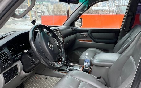 Toyota Land Cruiser 100 рестайлинг 2, 2004 год, 2 500 000 рублей, 7 фотография