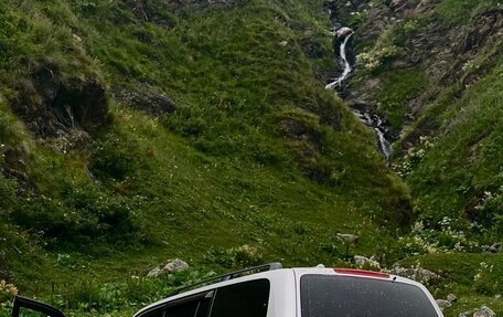 Toyota Land Cruiser 100 рестайлинг 2, 2004 год, 2 500 000 рублей, 14 фотография